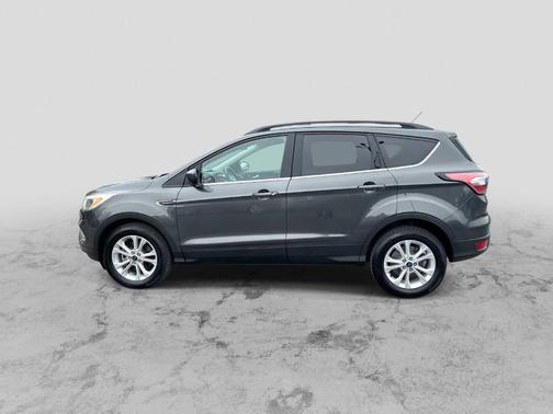 Magnetic Metallic 2018 Ford Escape SE