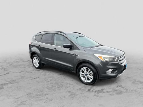 Magnetic Metallic 2018 Ford Escape SE