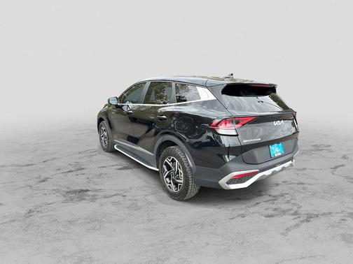 Fusion Orange 2023 Kia Sportage LX