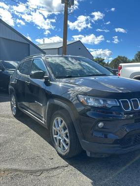 2022 Jeep Compass Latitude Lux