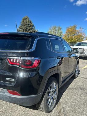 2022 Jeep Compass Latitude Lux