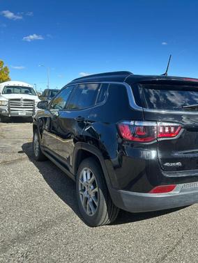 2022 Jeep Compass Latitude Lux