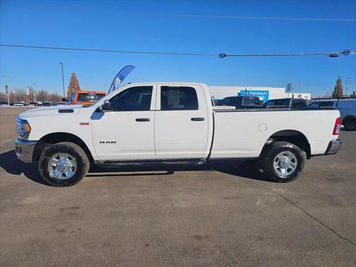2022 RAM 2500 Tradesman Crew Cab 4x4 8' Box