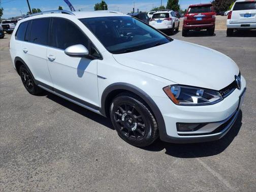 2017 Volkswagen Golf Alltrack TSI S