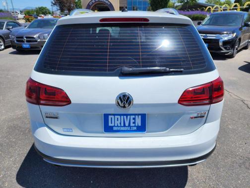 2017 Volkswagen Golf Alltrack TSI S