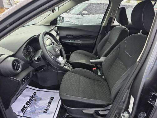 2022 Nissan Kicks S