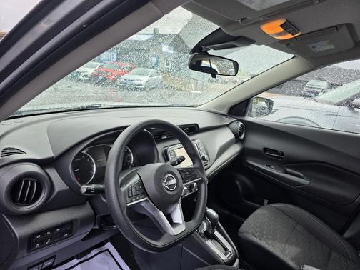 2022 Nissan Kicks S