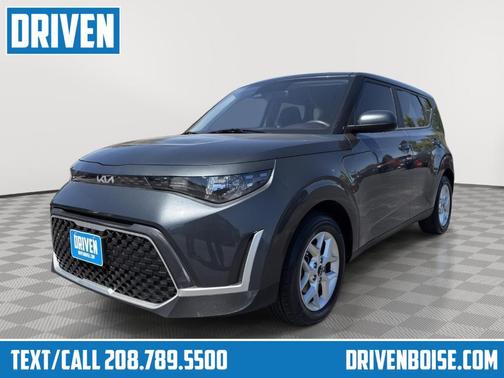 Gravity Gray 2023 Kia Soul LX