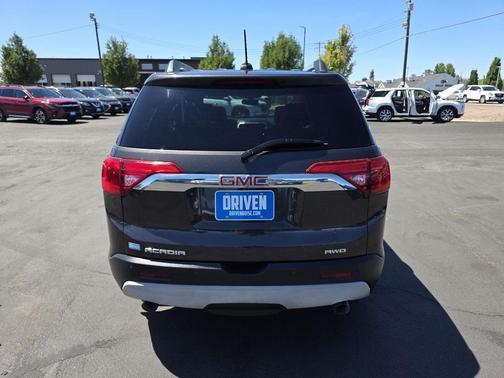 2017 GMC Acadia SLT-1
