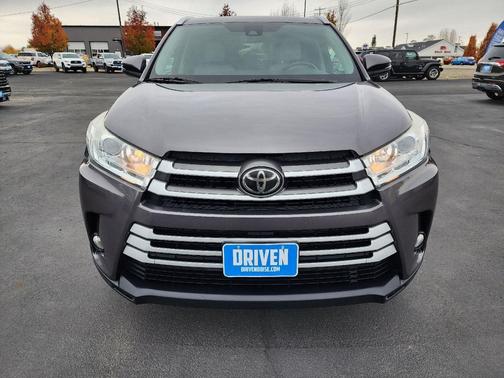 2017 Toyota Highlander SE