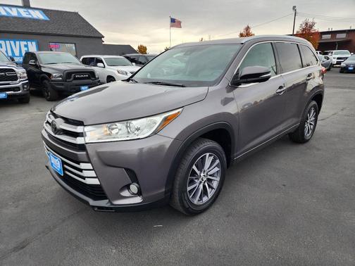 2017 Toyota Highlander SE