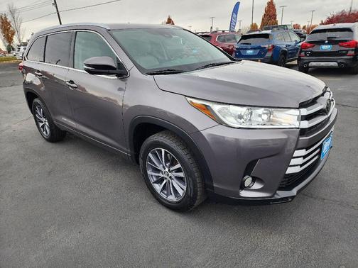 2017 Toyota Highlander SE