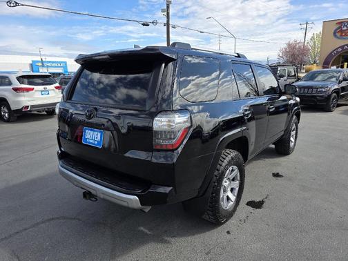 Midnight Black Metallic 2016 Toyota 4Runner Trail Premium