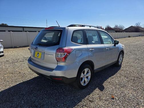 2015 Subaru Forester 2.5i