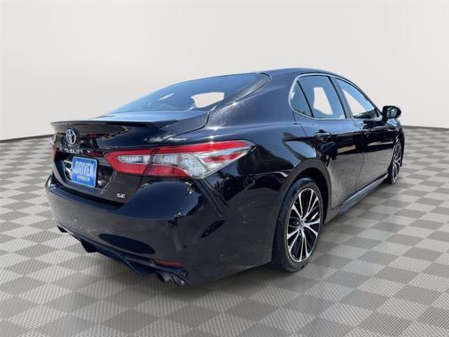 Midnight Black Metallic 2018 Toyota Camry SE