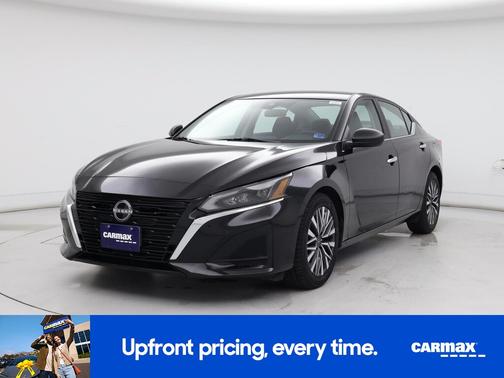 Black 2025 Nissan Altima SV