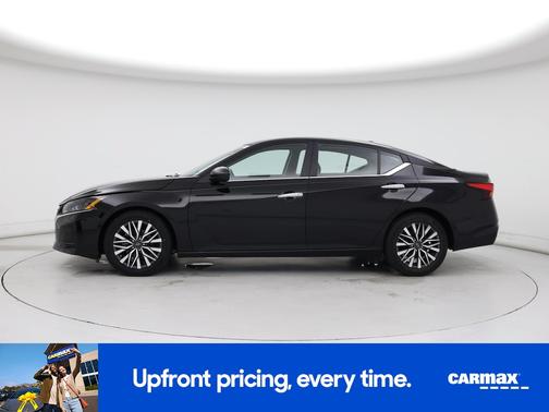 Black 2025 Nissan Altima SV