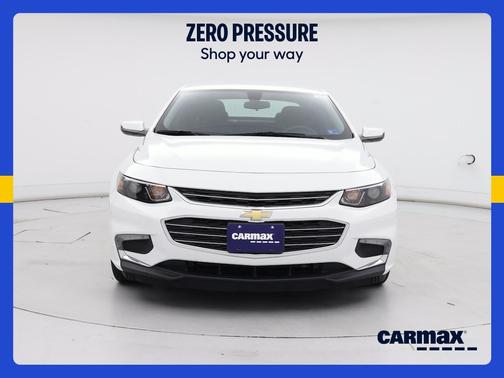 White 2018 Chevrolet Malibu LT