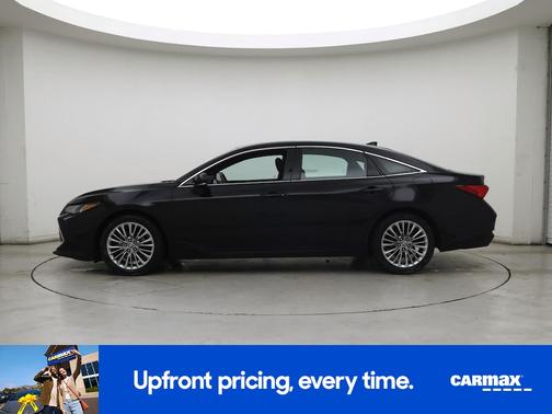 Black 2022 Toyota Avalon Hybrid Limited