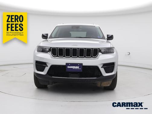 Silver 2023 Jeep Grand Cherokee Laredo X