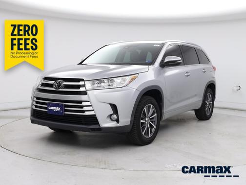 Silver 2017 Toyota Highlander XLE