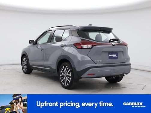 Gray 2021 Nissan Kicks SR