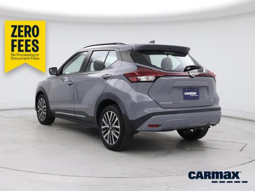 Gray 2021 Nissan Kicks SR