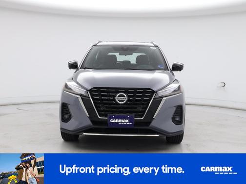 Gray 2021 Nissan Kicks SR