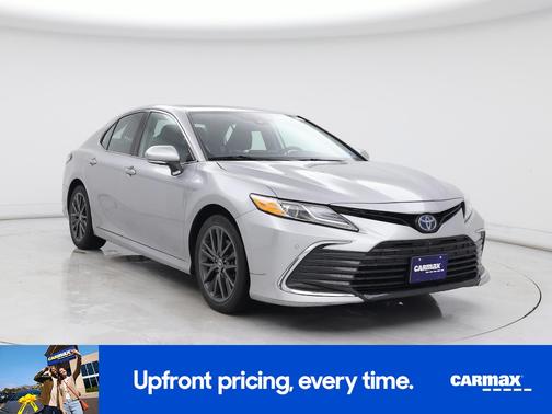 2022 Toyota Camry Hybrid XLE