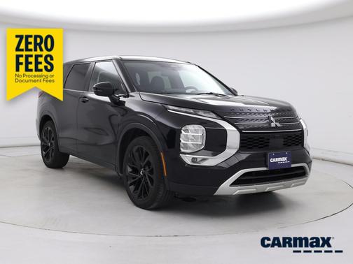 Black 2022 Mitsubishi Outlander SE