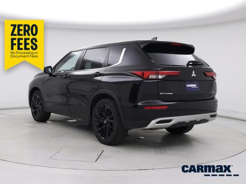 Black 2022 Mitsubishi Outlander SE