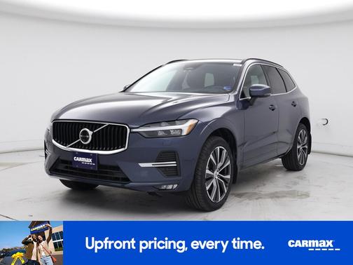 Blue 2022 Volvo XC60 B5 Momentum