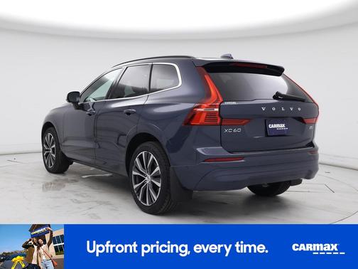 Blue 2022 Volvo XC60 B5 Momentum