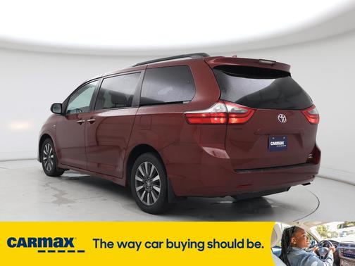 2020 Toyota Sienna XLE