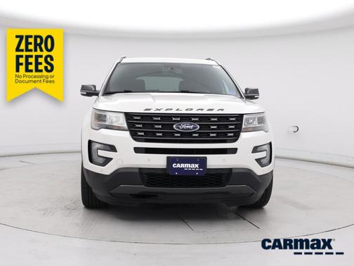 White 2017 Ford Explorer XLT