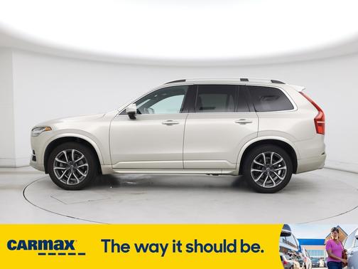 2017 Volvo XC90 T6 Momentum