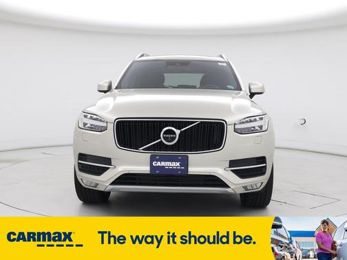 2017 Volvo XC90 T6 Momentum