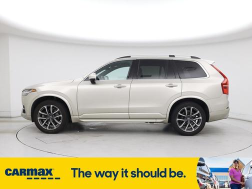 2017 Volvo XC90 T6 Momentum