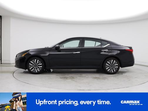 Black 2025 Nissan Altima SV