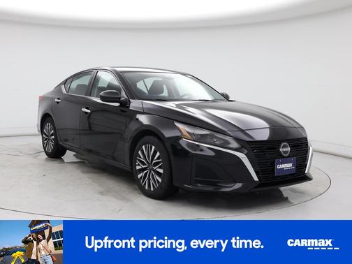 Black 2025 Nissan Altima SV