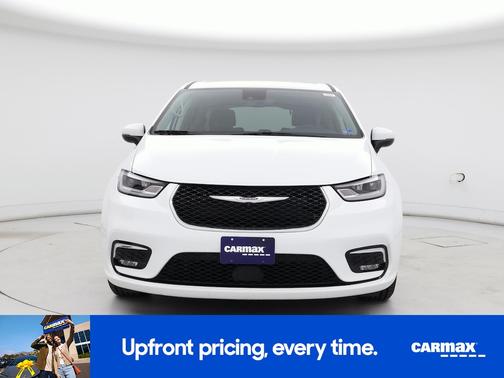 White 2023 Chrysler Pacifica Touring L