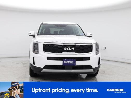 White 2022 Kia Telluride LX