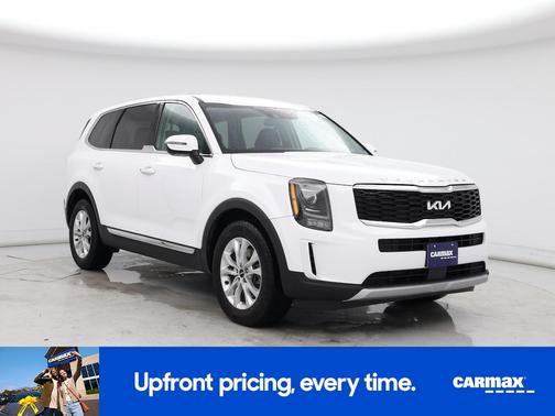 White 2022 Kia Telluride LX