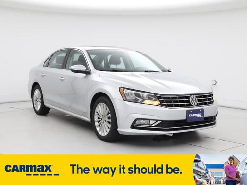 2016 Volkswagen Passat SE