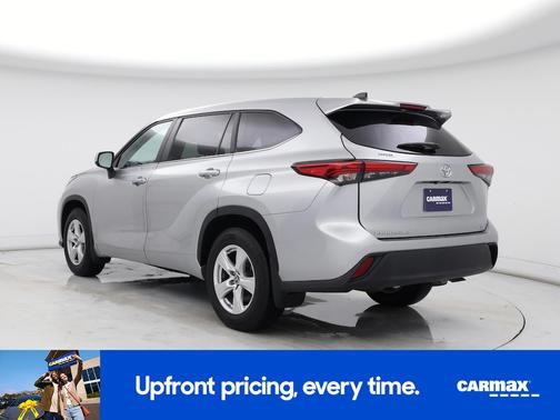 Silver 2023 Toyota Highlander LE