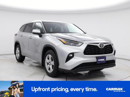 Silver 2023 Toyota Highlander LE