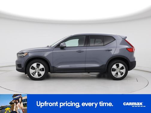 Blue 2020 Volvo XC40 T5 Momentum