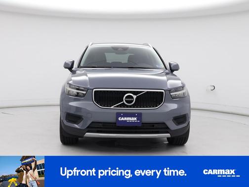 Blue 2020 Volvo XC40 T5 Momentum