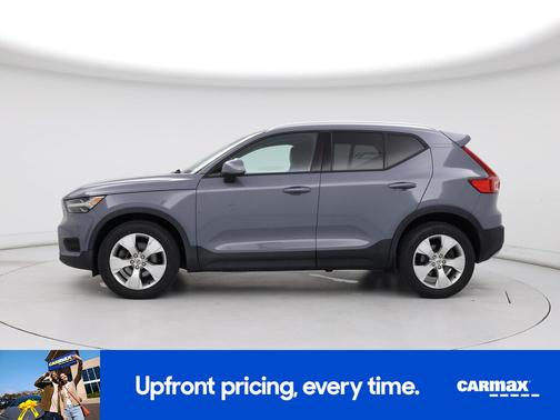Blue 2020 Volvo XC40 T5 Momentum
