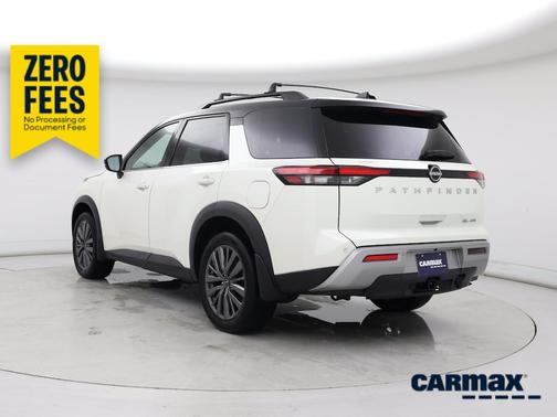 White 2023 Nissan Pathfinder SL